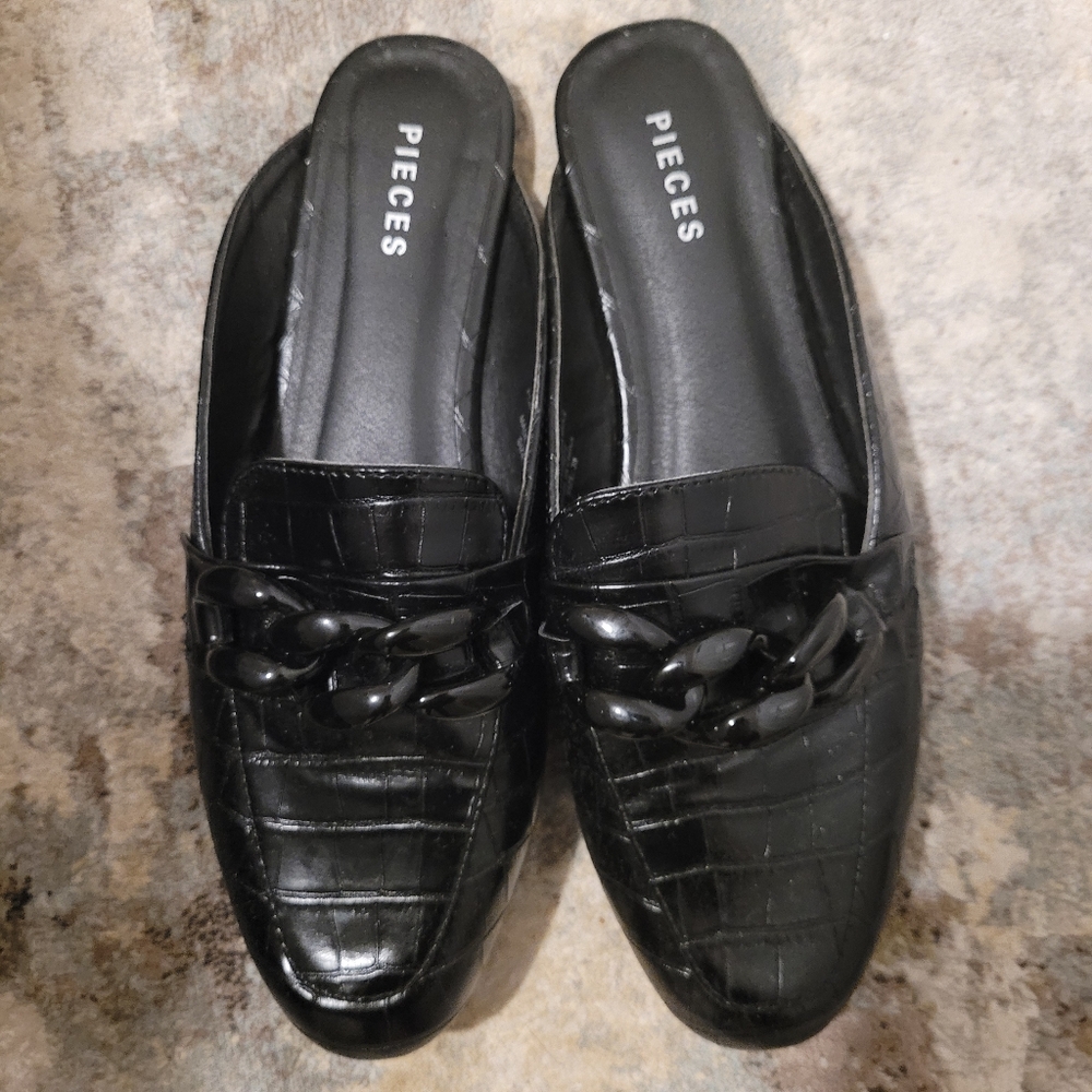Slip-on mules